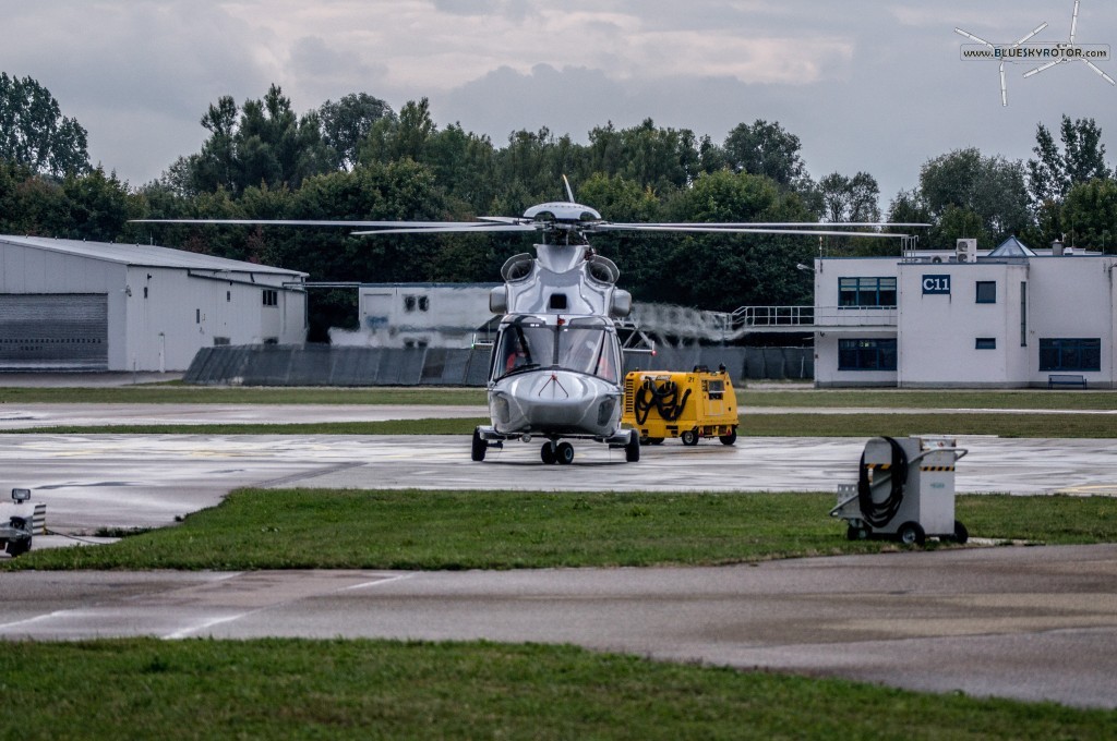 EC175 on parking