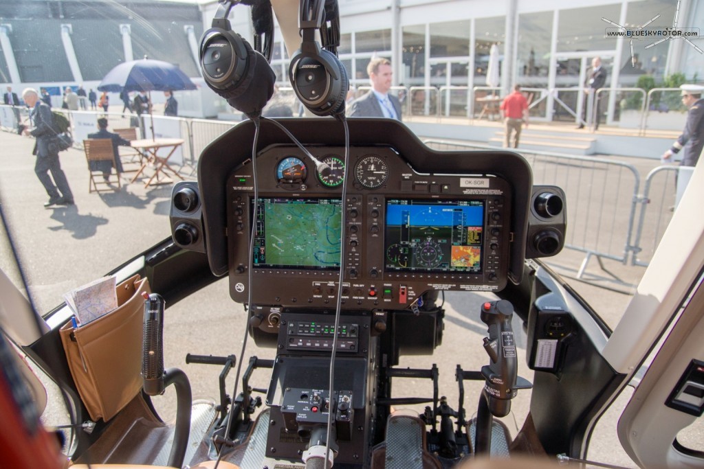 Bell 407 GX, cockpit and instruments panel