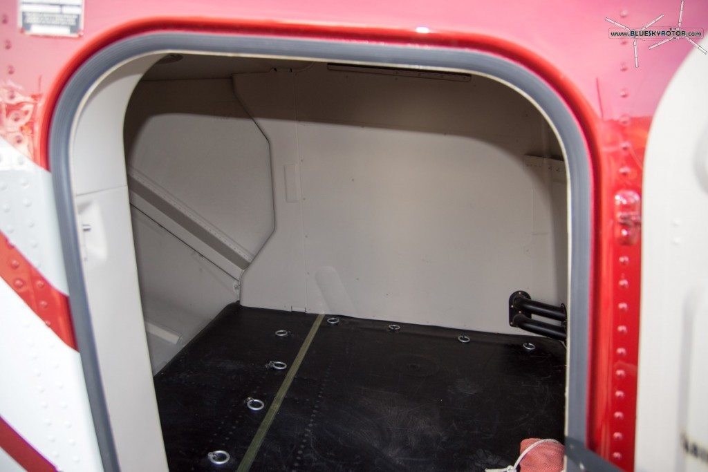 Bell 429 WLG, luggage compartment