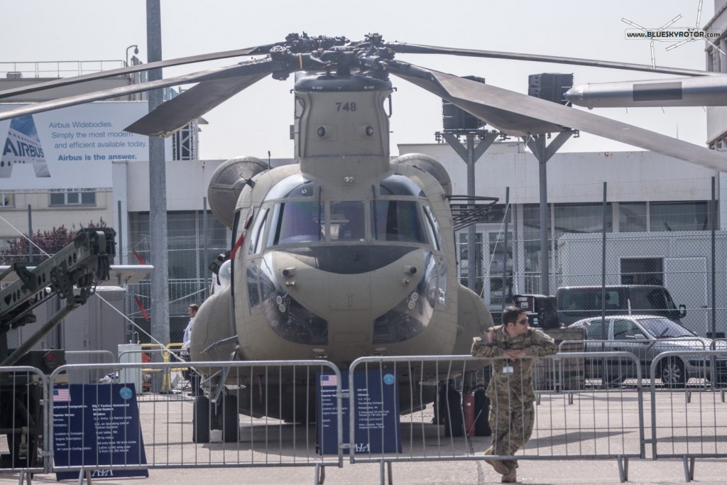 CH-47 F Chinook