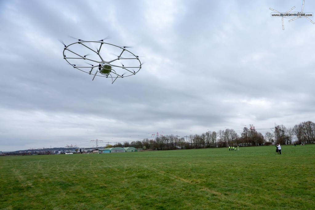 VC200 Volocopter first manned flight, from the ground