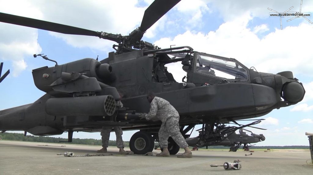 Apache AH-64D, Hellfire missile loading