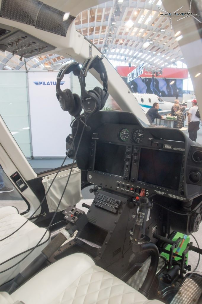 Bell 407 GXP cockpit